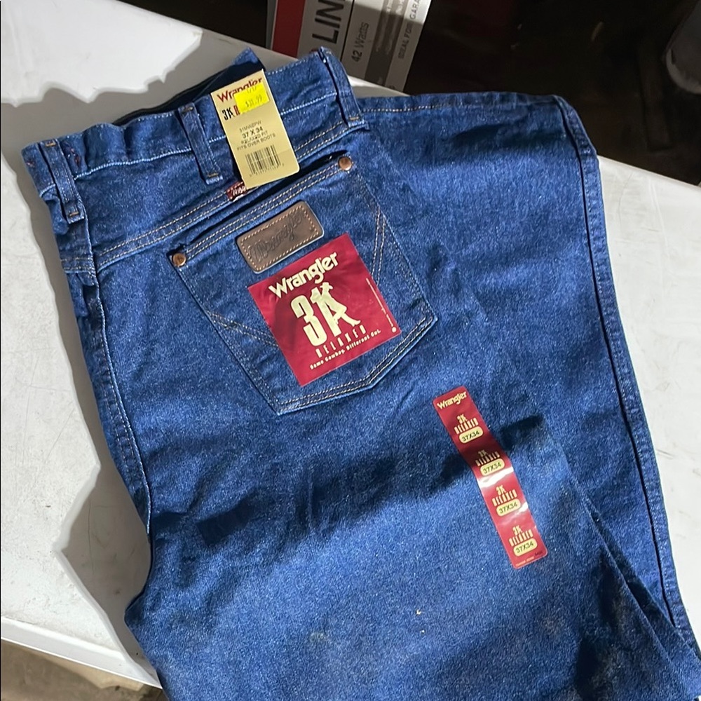 Wrangler Blue Relaxed Fit Denim Jeans - Picture 2 of 3